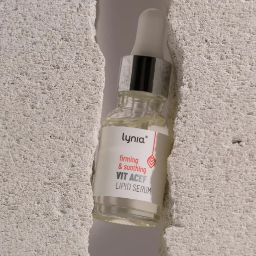 Lynia - Firming & Soothing Lipid Serum - Ujędrniająco-Łagodzące Serum Lipidowe z Witaminami A,C,E i F - 15ml