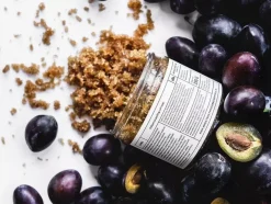 Ministerstwo Dobrego Mydła - Odżywczy Peeling Cukrowy - Śliwka - 300g